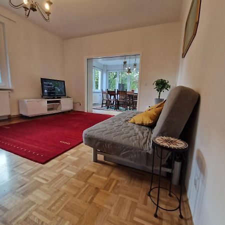 Geraeumige Und Zentrale Ferienwohnung Stahnsdorf Kültér fotó