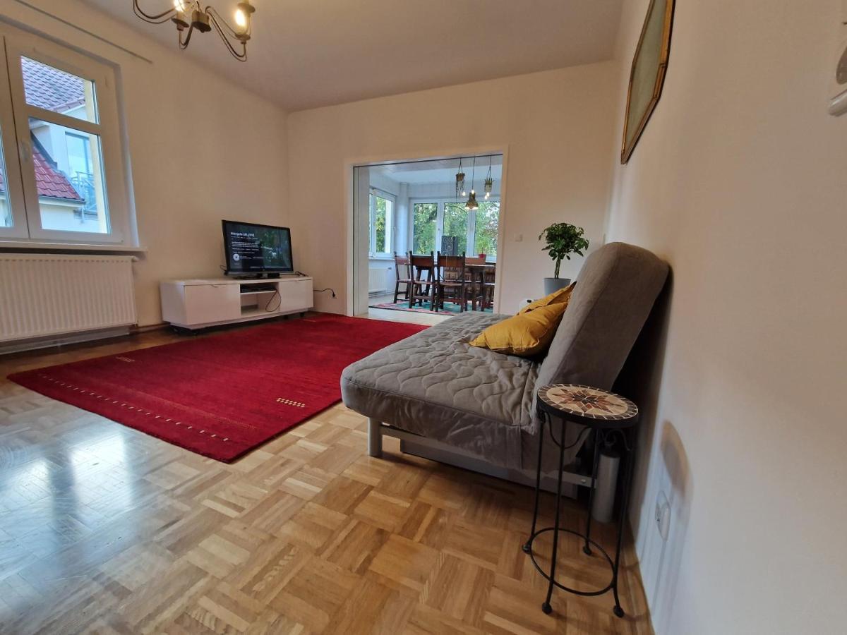 Geraeumige Und Zentrale Ferienwohnung Stahnsdorf Kültér fotó