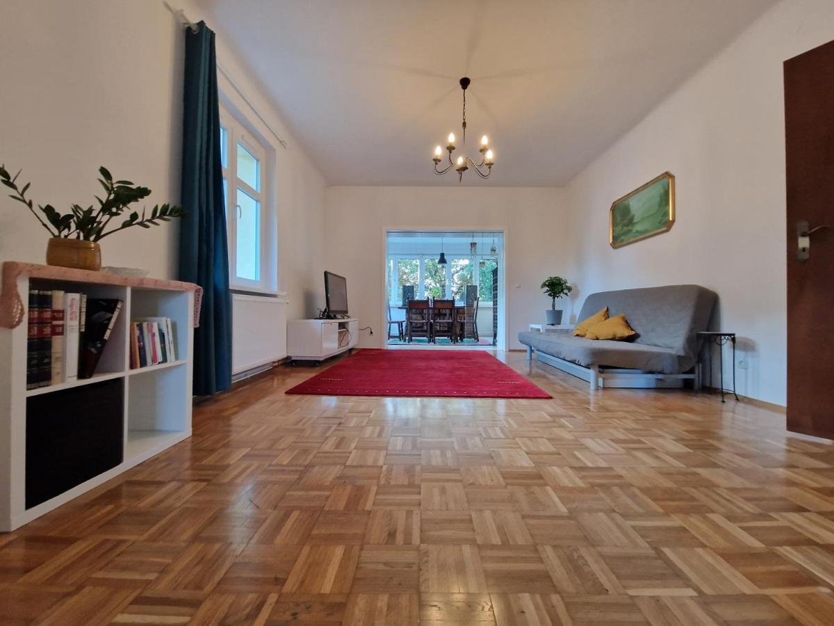 Geraeumige Und Zentrale Ferienwohnung Stahnsdorf Kültér fotó